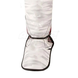 Espinillera de Boxeo Premium con Soporte Cómodo y Transpirable, Fácil de Usar - Product Image 4