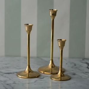 Bougeoir élégant en métal doré long, modèle 2026, pour réceptions de mariage romantiques à la lumière des bougies et décoration d'événements magnifiques - Product Image 1