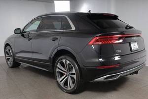 2019 ออดี้ คิว8 เพรสทีจ 4 ประตู เอสยูวี ขับเคลื่อนสี่ล้อ >8 ลิตร เทอร์โบ ควอทโตร หลังคาพาโนรามิก เบาะหนัง เกียร์อัตโนมัติ ล้อแม็ก R20 ไฟหน้าซ้าย ระบบควบคุมความเร็วอัตโนมัติแบบแปรผัน (ACC) 8 - Product Image 3