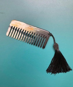 Best Seller Handcrafted Natural Buffalo Horn Serrated <b>Hair</b> <b>Comb</b> with cover Customizable Anti-Static <b>Comb</b> for Women - Product Image 5