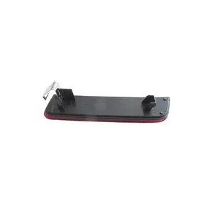 Reflector de Parachoques Trasero Derecho para Dacia Duster 265604000R - Material Reflectante de Alta Visibilidad - Product Image 2