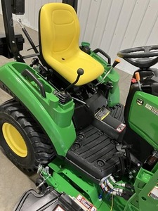 JOHHN 2022 pour tracteur à chenilles 1023E, moteur 85 CV, boîte de vitesses, pompe - Product Image 6