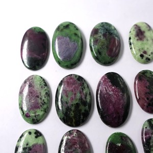 Tự Nhiên Của <span class=keywords><strong>Ruby</strong></span> Zoisite Cabochon Lỏng Đá Quý Số Lượng Lớn Handmade Kết Hợp Hình Dạng Phẳng Trở Lại Chữa Bệnh Đá Quý Tại Giá Bán Buôn - Product Image 3