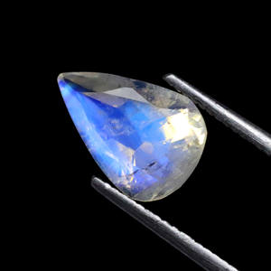 Piedra preciosa facetada de arcoíris blanco genuino Welo Blue Flashy White Rainbow Stone Pear Cut Piedra lunar natural al por mayor - Product Image 3