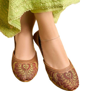 Khussa Antideslizante de Cuero Hecho a Mano con Nuevo Diseño Fabricado en Pakistán, Alta Calidad, para Todas las Temporadas, Moda, MOQ Bajo, Más Vendido - Product Image 1