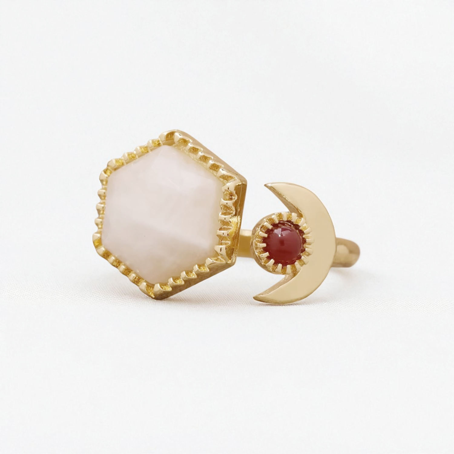 มูนสโตนสีขาว