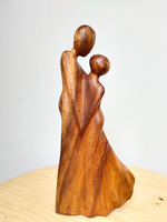 Figurine de couple romantique en bois poli, artisanale, écologique, durable, style Art déco, pour la Saint-Valentin