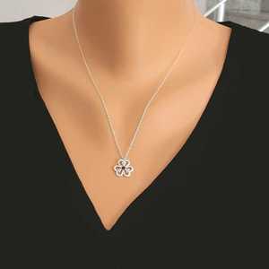 Collier en argent sterling 925 avec fleur et pierre noire pour les occasions de cadeaux - Product Image 1