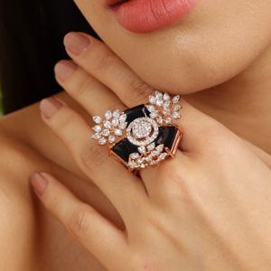 Elegante Anillo de Diamante Solitario en Oro Amarillo para Mujer, Joyería Clásica, Regalo para Ella, 0.40 Ct, Corte Pera y Corte Redondo, Venta al por Mayor - Product Image 1