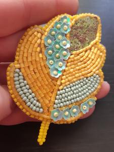 Bracelet à breloques pour femme avec logo personnalisé, perles en alliage plaqué or, bijoux tendance, cadeau pour la Saint-Valentin - Product Image 2