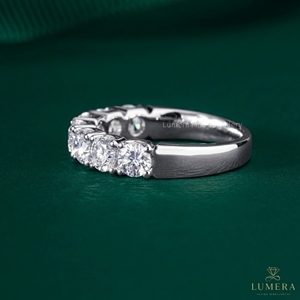 Anillo de Eternidad de Diamantes Creados en Laboratorio de Corte Redondo de Lujo de 1.27CT, Anillo de Boda Apilable con Puntas Compartidas para Mujer, Joyería Fina Elegante - Product Image 2