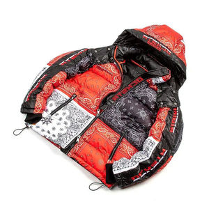 Venta al por mayor de fábrica, chaquetas acolchadas para hombre, chaqueta estampada por sublimación, chaqueta acolchada cálida a prueba de viento de poliéster teñido liso para hombre - Product Image 5