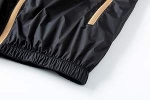 Chaqueta Cortavientos Ligera Resistente al Agua para Hombre para Invierno con Cuello Alto y Logotipo Frontal - Product Image 4