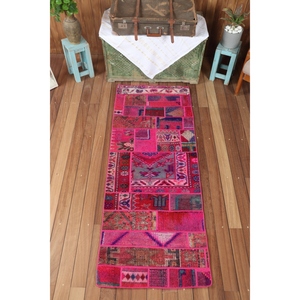 Alfombra Turca Vintage, Alfombra de Retazos de 2.3x6.1 pies, Alfombra Geométrica Rosa - Product Image 1