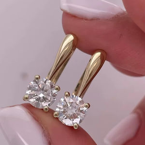 Boucles d'oreilles clous huggie en argent sterling 925 plaqué or 14 carats, sertissage à bélière, taille brillant 6 mm, zircon cubique fin, vente en gros, pour soirée - Product Image 1