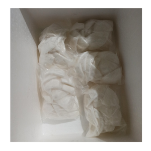 Venta al por mayor de carne de coco madura congelada IQF semidescascarillada con sabor dulce envasado a granel agua dulce conservada de coco - Product Image 3