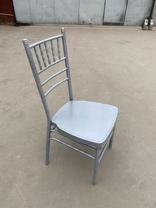 Chaise en bambou avec tube d'acier épais au design moderne, empilable pour événements en plein air, hôtels, restaurants, écoles, villas, fermes et restaurants - Product Image 3