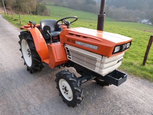 รถแทรกเตอร์ดีเซลขนาดเล็ก Kubota B1600 ใหม่และมือสอง สำหรับการเกษตร การทำสวน และการเตรียมดิน - Product Image 4