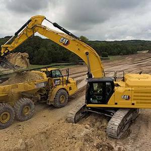 Excavateur Cat avec godet réglable et lame pour les tâches polyvalentes de terrassement et de préparation du site - Product Image 4