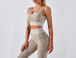 2025 Custom Logo <b>Women's</b> Workout Sets Fitness Clothing All Size Seamless Yoga Set with Bra and Shorts <b>Leggings</b> Gym 2Pcs - Product Image 6