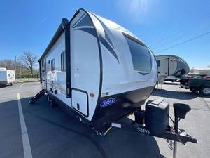 Autocaravana Forest River Solaire 243BHS 2023, Remolque de Viaje, Casa Rodante - Product Image 2
