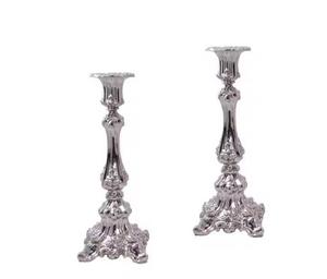 Lot de 2 Bougeoirs en T de différentes tailles en aluminium de qualité supérieure avec finition argentée et base sur pied - Product Image 1