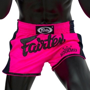 Shorts de boxe Muay Thai personnalisés imprimés, en satin doux, respirants, pour l'entraînement et l'usage quotidien des hommes - Product Image 1