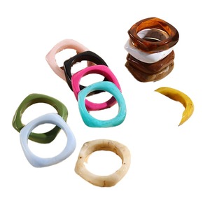 Bracelet en résine de créateur haut de gamme pour femmes, bijoux élégants faits à la main, bracelet en résine et bracelets en résine - Product Image 3