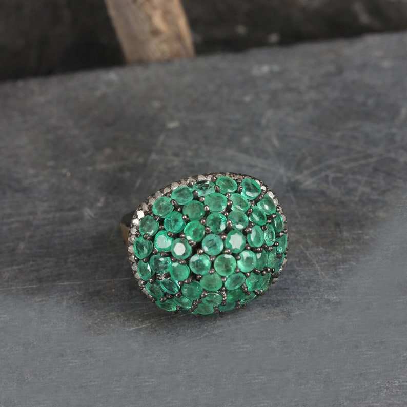 สีเขียว