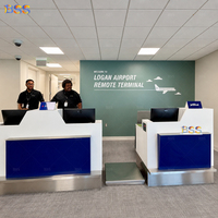 Comptoir de service aéroportuaire de luxe, terminal, bureau de réception d'aéroport, comptoir de check-in aéroportuaire personnalisé en surface solide Krion blanc et bleu