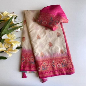 Sari de Seda Paithani de Lujo VASTRA COTTAGE con Tejidos Zari en Toda la Superficie, Borde Meenakari con Diseño de Pavo Real y Pallu en Contraste - Product Image 4