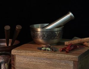 Moulin à épices décoratif en métal avec motif animal Mortier et pilon en laiton avec motif éléphant gravé - Product Image 4