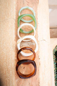 Brazalete de Resina Impermeable de Lujo con Diseño Único, Hecho a Mano, Personalizable, Joyería Elegante para Mujer, Regalos para Días Festivos - Product Image 2