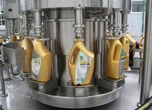 Máquina Automática de Llenado de Aceite Comestible de Primera Calidad para Aceite de Girasol, Aceite de Soja y Aceite de Mostaza Disponible a Precio de Fábrica - Product Image 2