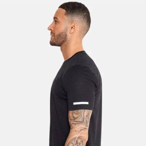T-shirt d'entraînement élégant pour hommes-Doux, confortable et idéal pour les vêtements décontractés, les entraînements de gymnastique et les activités physiques - Product Image 4