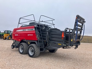 เครื่องอัดฟางกลม Massey Ferguson 2270XD มือสอง อุปกรณ์การเกษตรสำหรับอัดหญ้าสัตว์ แบบสี่แถว - Product Image 5