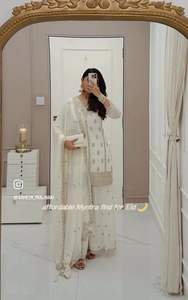 Conjunto de Salwar Kameez pakistaní Súper elegante con detalles de diseño para looks tradicionales y modernos disponibles a precios mayoristas - Product Image 5