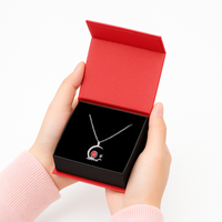 Vente en gros de boîte à bijoux carrée à clapet magnétique éponge noire rigide avec carton pour boucles d'oreilles et colliers