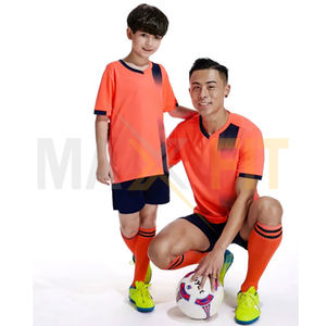 Uniforme de football à séchage rapide de meilleure qualité, uniforme de football respirant de bonne qualité fabriqué sur mesure par les entreprises MAXFIT - Product Image 5