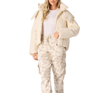 Chaquetas Acolchadas para Mujer, Nuevo Estilo 2025, Servicio OEM del Fabricante, Último Diseño de Invierno, Chaquetas Acolchadas Cálidas para Mujer - Product Image 1