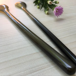 Cuchara de Cuerno de Búfalo Natural, Hecha a Mano y Pulida, Perfecta para Servir Especias, Condimentos o como Decoración de Mesa, Alta Calidad - Product Image 1