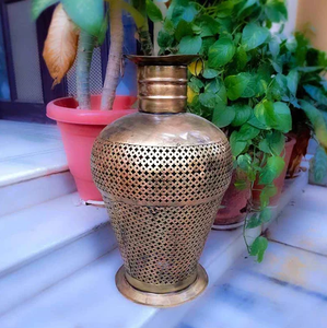 Florero de Metal de alta calidad de latón AK, florero de suelo atractivo con acabado antiguo dorado para decoración de restaurante/acento de decoración de deshierbe - Product Image 5