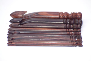 Ensemble de crochets en palissandre faits à la main Outils ergonomiques Aiguilles à fil faites à la main pour tricoter et crocheter - Product Image 6