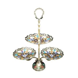 Frutero de latón de tres niveles hecho a mano de alta calidad con hermoso grabado multicolor y acabado pulido para uso en la cocina - Product Image 1