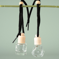 Petit carré miniature transparent personnalisé de 5ml vide bouteille de diffuseur d'arôme de voiture en verre de parfum de voiture suspendue