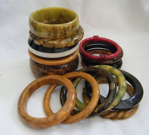 Venta al por mayor de pulseras de jade vintage de diseñador personalizadas para mujer, brazalete de resina acrílica genuina, patrón floral, estilo Ángel para Navidad - Product Image 4