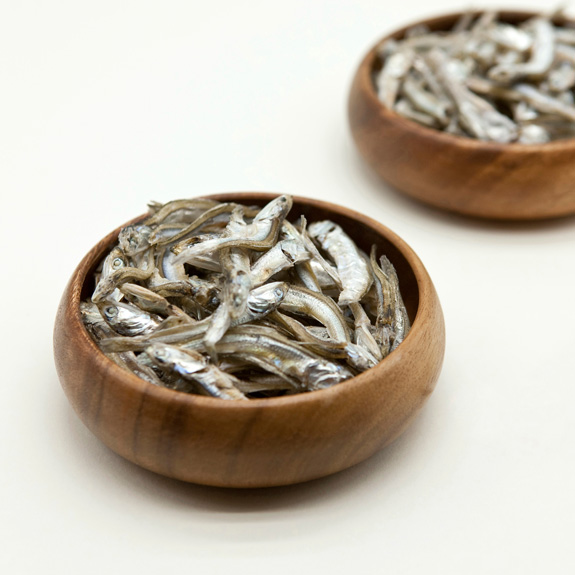 ALL-NATURAL DRIED ANCHOVY / HEALTHY SEAFOOD SNACK / MADE IN VIETNAM
