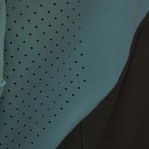 เสื้อแจ็คเก็ตซาฟารีผู้ชายแบบกันน้ำ ระบายอากาศได้ดี ตกแต่งด้วยการปัก  ผ้าซอฟต์เชลล์ คุณภาพสูง ผลิตในปากีสถาน คอทรงโอ ซิปปกติ - Product Image 2