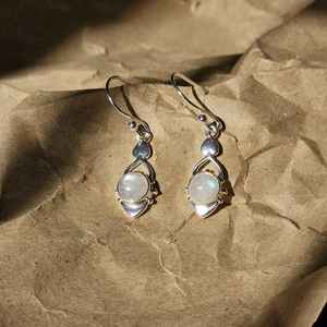 Pendientes de Piedra Lunar en Plata de Ley Chapada en Oro, Joyería Elegante Hecha a Mano para Bodas y Fiestas, Regalo para Ella - Product Image 4