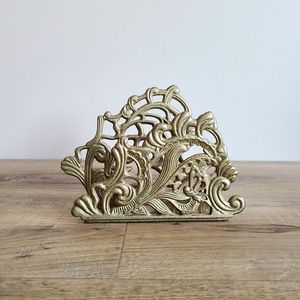 Porte-serviettes en métal doré de style royal, élégant accessoire de table pour la maison, les restaurants, les événements et la décoration, en provenance d'Inde - Product Image 1